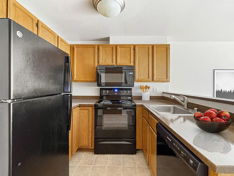 The Ashford Apartments — Photo 8