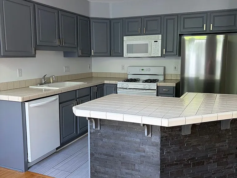 17748 SW Heatherwood Ln — Photo 8
