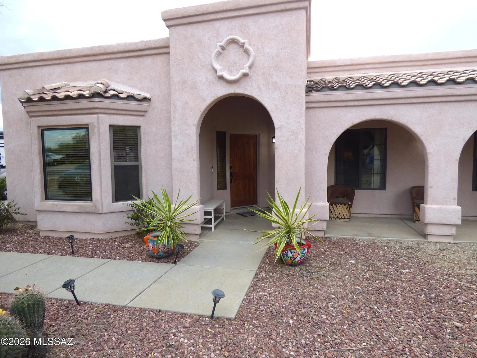 3 bed, 2.0 bath, 2049 sqft, $5,000 — Photo 2