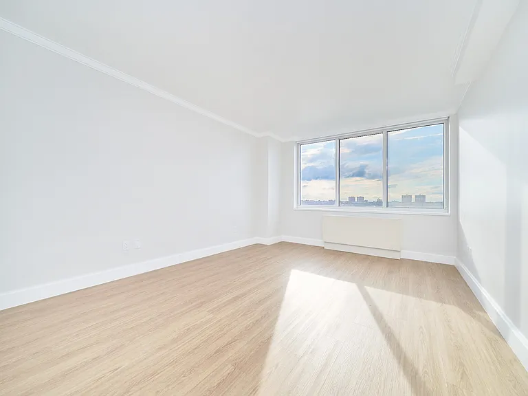 140 Riverside Blvd #1209 — Photo 6