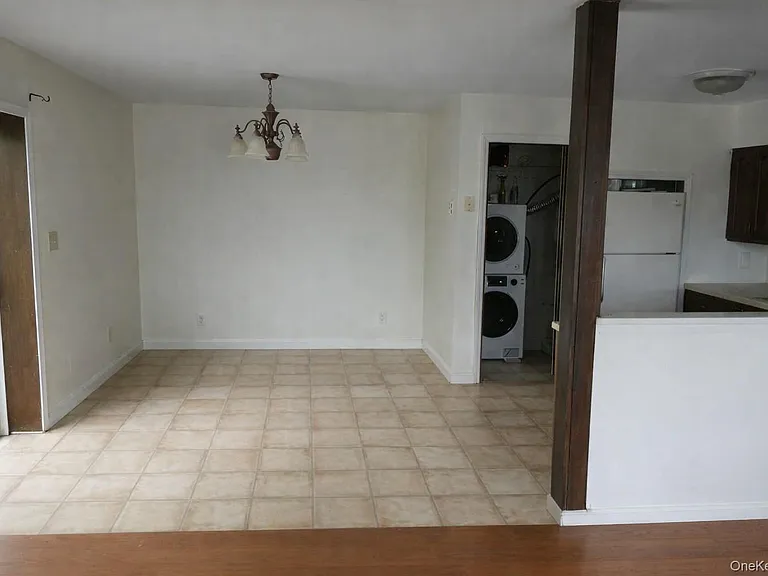 180 Winston Dr — Photo 4