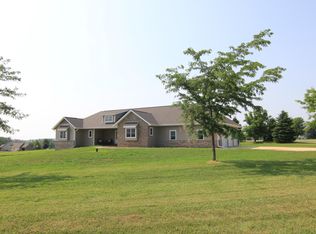 8885 Deer Run Dr S, Allenton, WI 53002