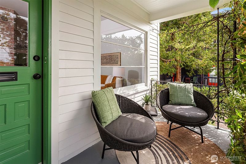 4th image of 4426 Baker Avenue NW