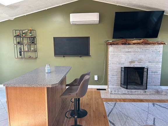 5th image of 1409 wellington Road