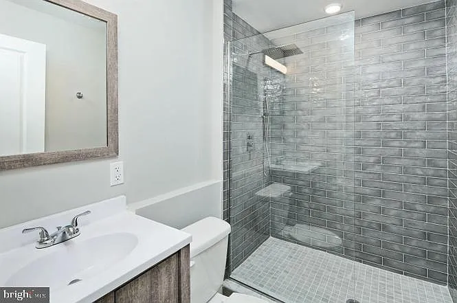 2348 Mountain St — Photo 16