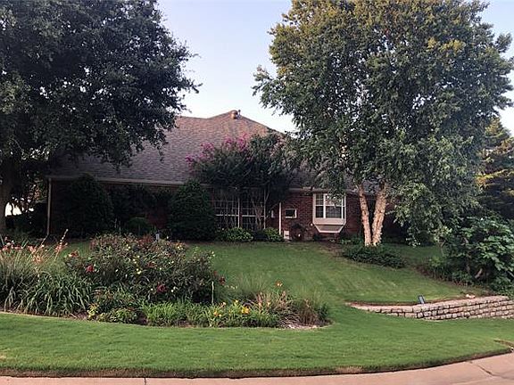 2nd image of 2706 Knoll Ct