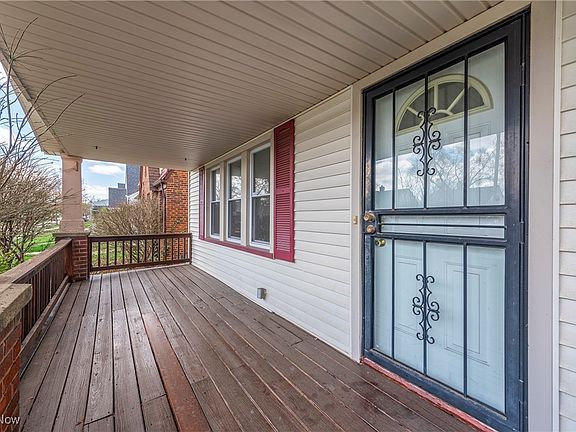 3rd image of 13506 Wainstead Ave
