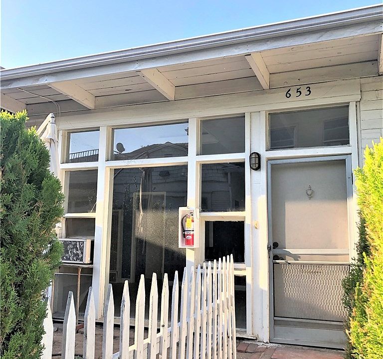 1st image of 653 N Hill Ave