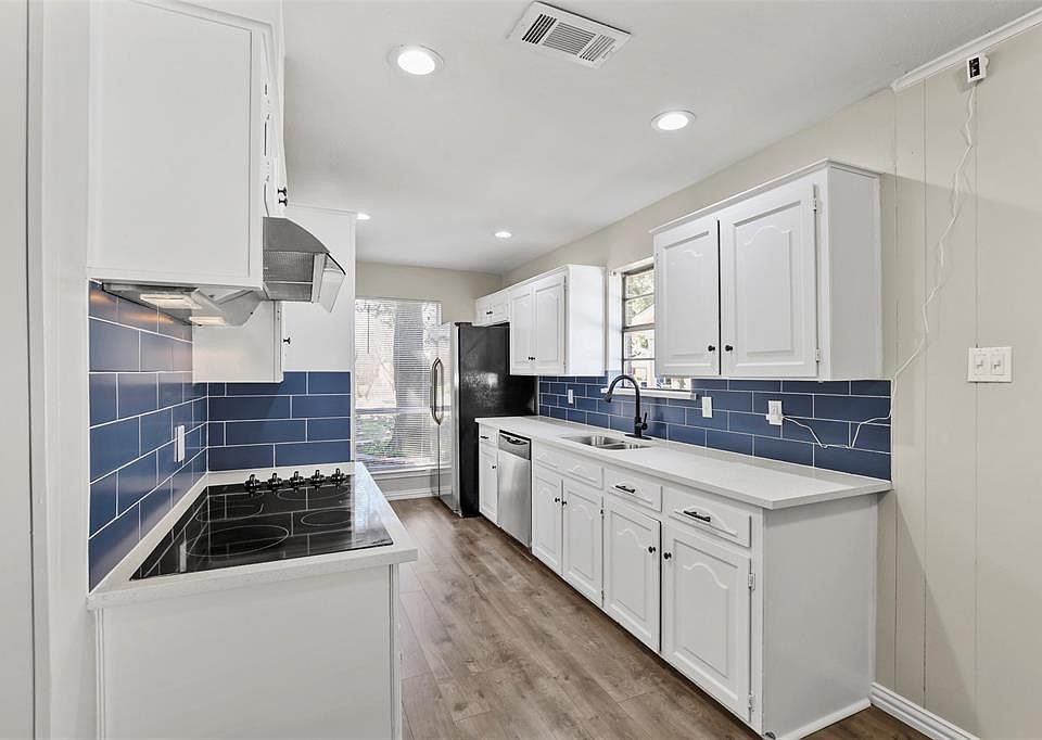 1st image of 614 Mount Vernon Pl