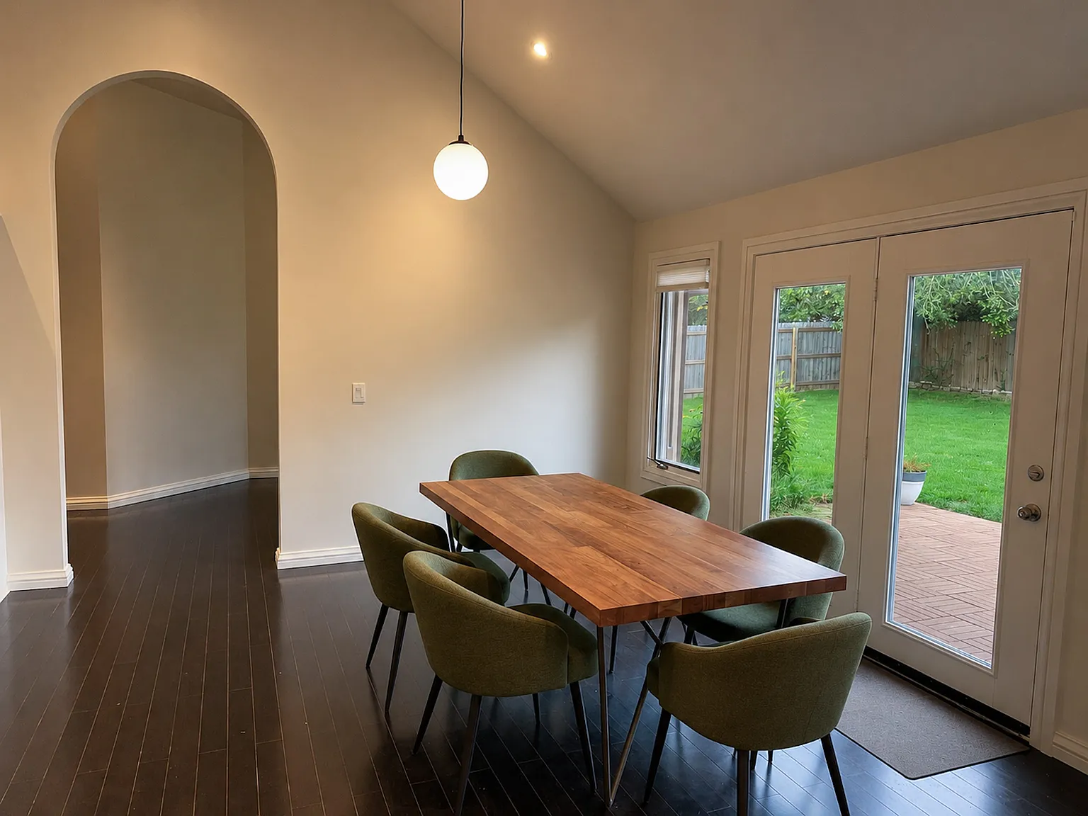 3 bed, 2254 sqft, $4,100 — Photo 4