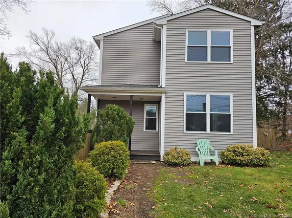 1 Young Street, East Hampton, CT 06424