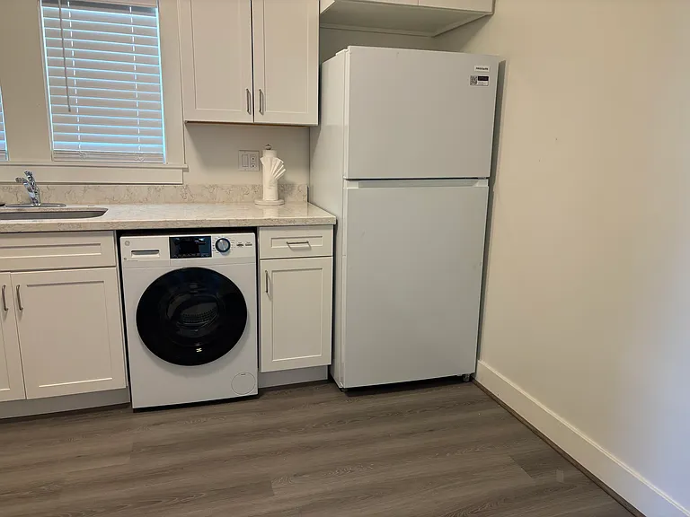 430 Gilger Ave — Photo 3
