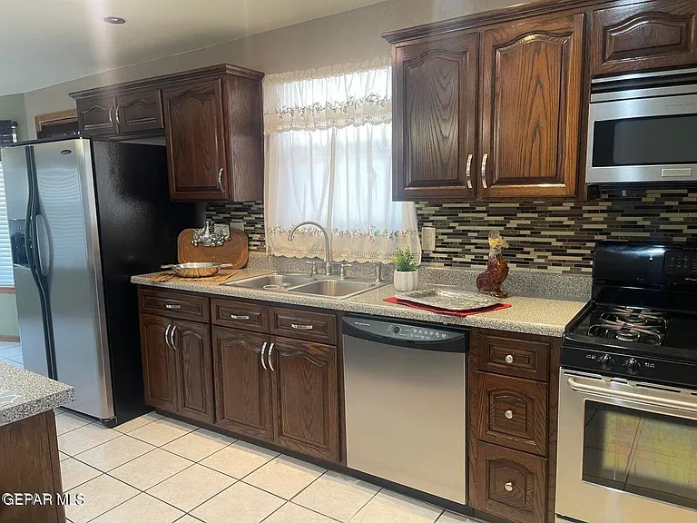 808 Merriman Dr — Photo 24