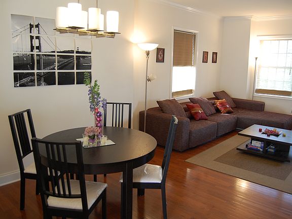DINING / LIVING ROOM