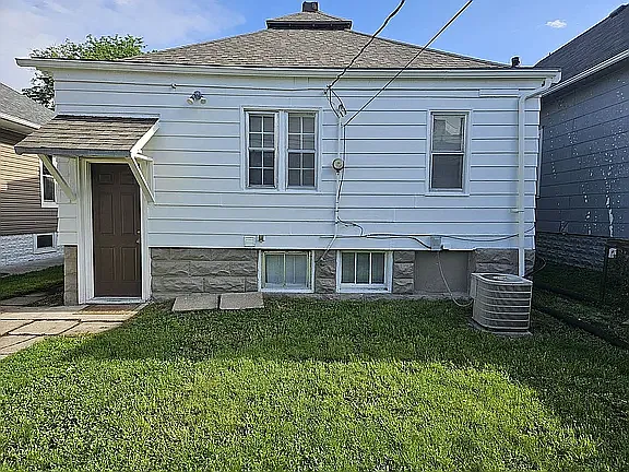 1027 Charleston St — Photo 7