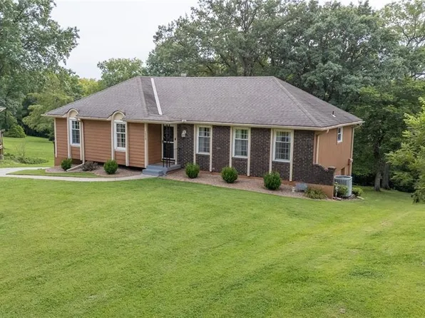 1210 W Forrest Ln, Excelsior Springs, MO 64024