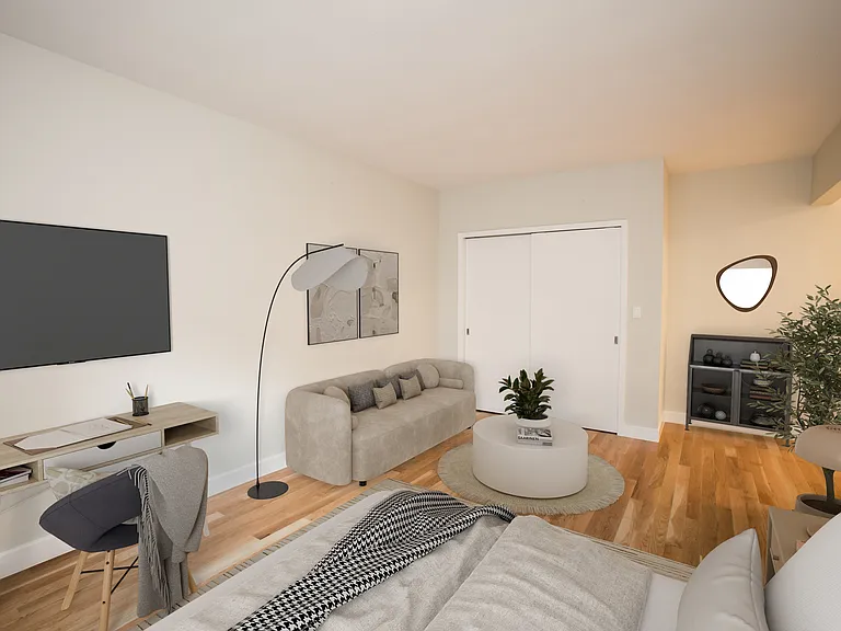 364 W 18th St #2M — Photo 4