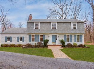 11 Kenquit Rd, Warren, NJ 07059