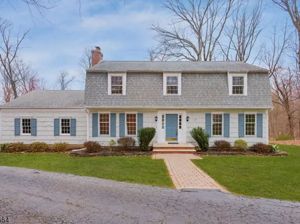 11 Kenquit Rd, Warren Twp., NJ 07059