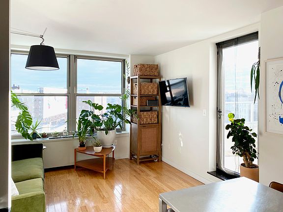 4th image of 510 Flatbush Ave APT 8D