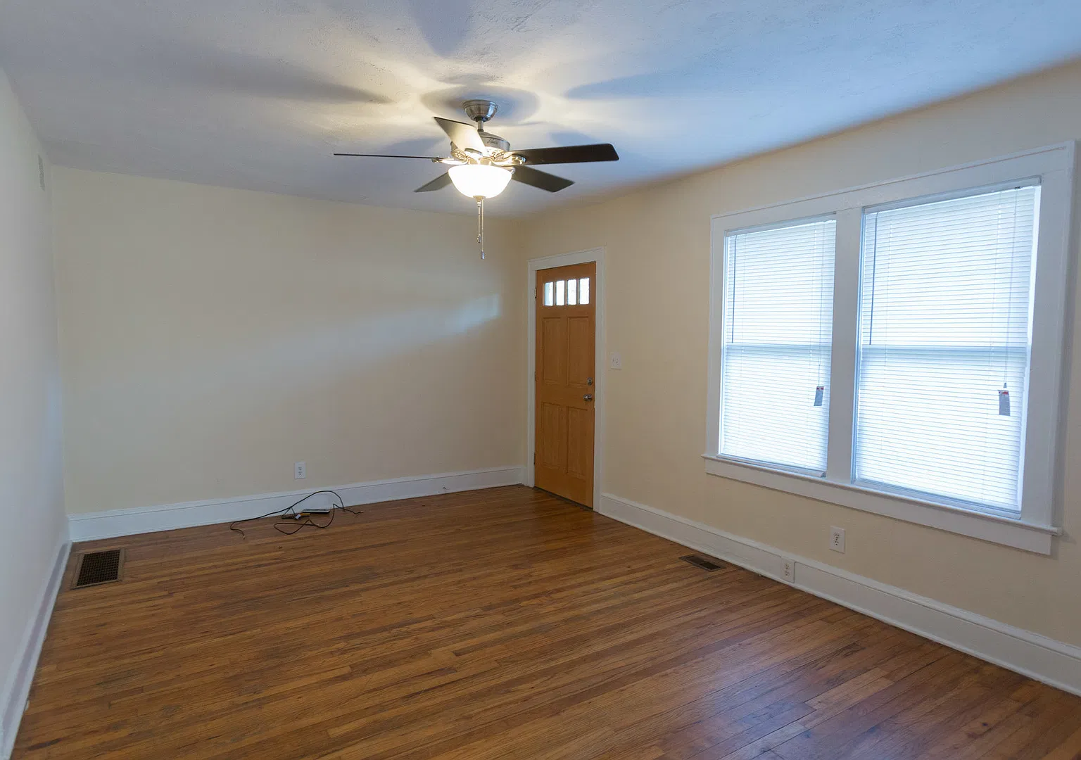 4 BR 4 BA in Normaltown! — Photo 4