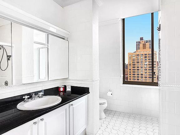 4th image of 350 E 82nd St APT 16C