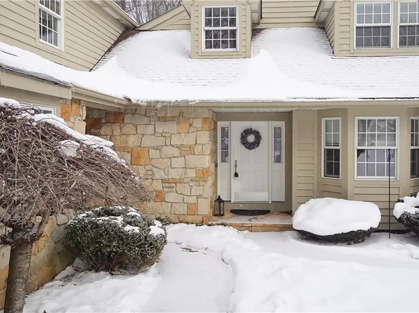 159 Royal Oak Dr, Aurora, OH 44202