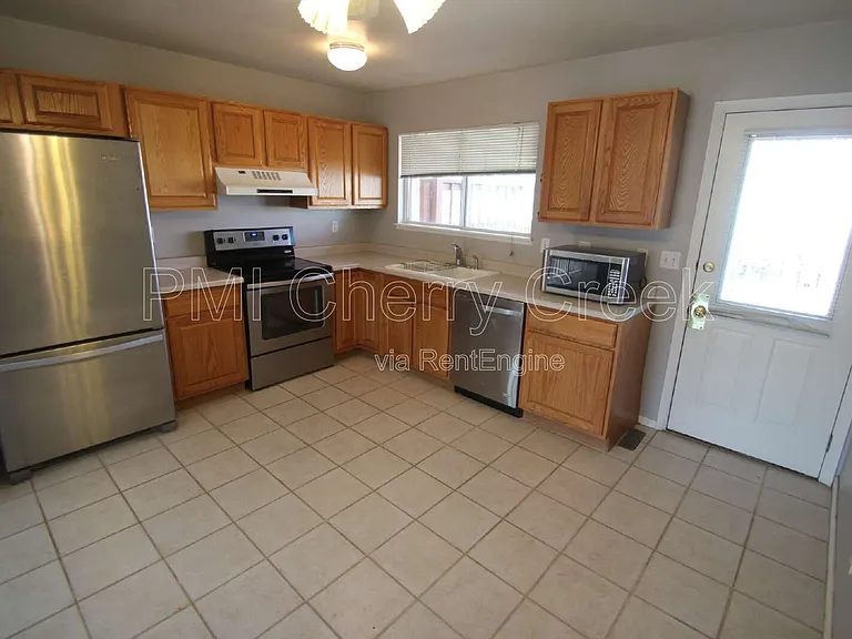 1875 S Ivory Ct — Photo 5