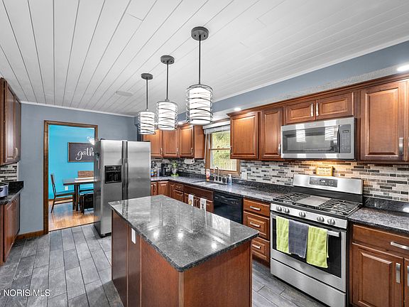 4th image of 2504 Eden East Dr