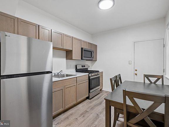 4th image of 1337 S May St