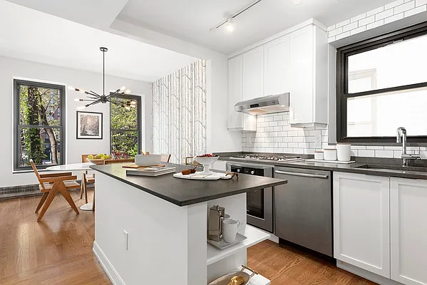 Sold by William Raveis Real Estate | media 4
