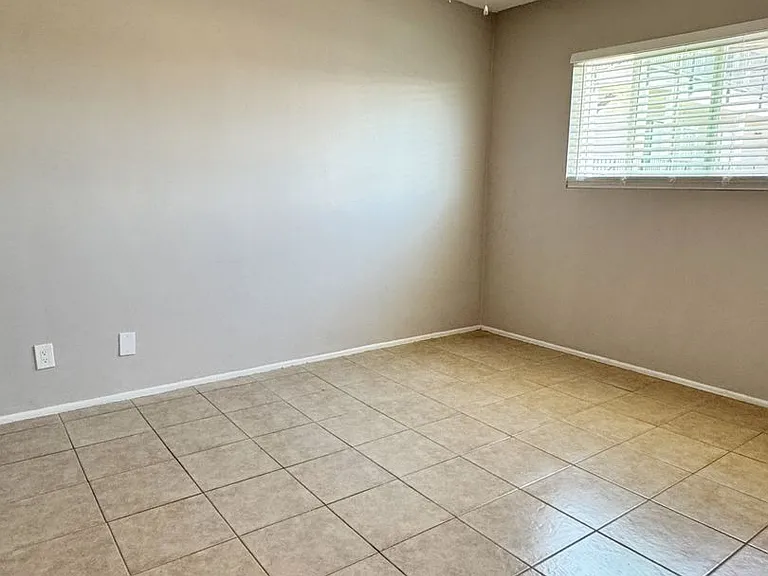 1740 Freeman Ave. — Photo 8