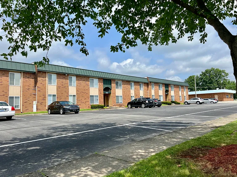 Derby Run Apartments — Photo 15