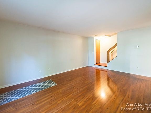 4th image of 3004 Forest Creek Ct