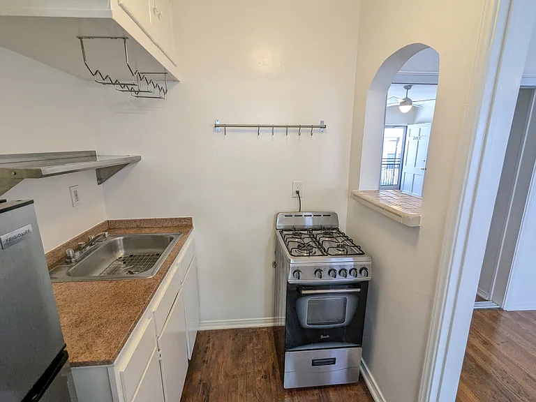 729 N Edinburgh Ave #3/4 — Photo 2