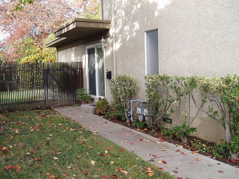 6033 Leafwood Dr — Photo 27