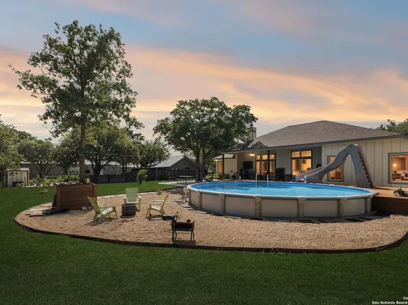 164 Sendera Crossing, La Vernia, TX 78121