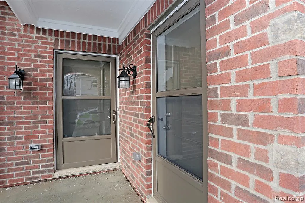 2 bed, 2.0 bath, 1235 sqft, $1,900 — Photo 3