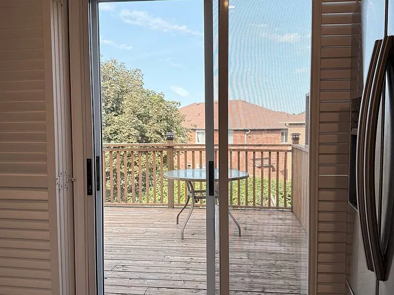 746 Walpole Cres #UPPER — Photo 10
