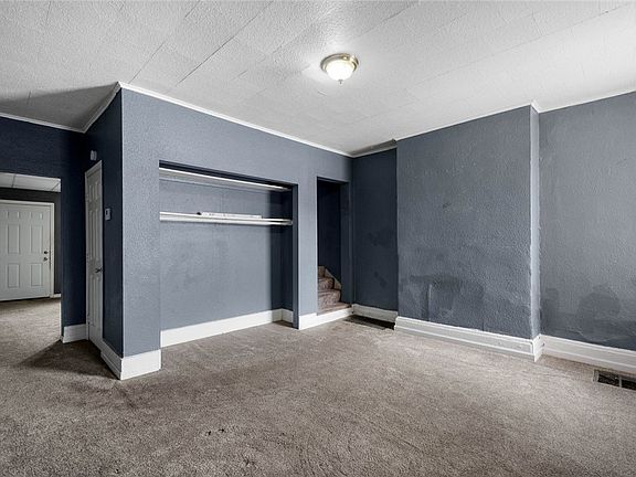 5th image of 511 Hervey St