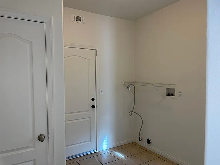 12661 Luna Rd — Photo 12