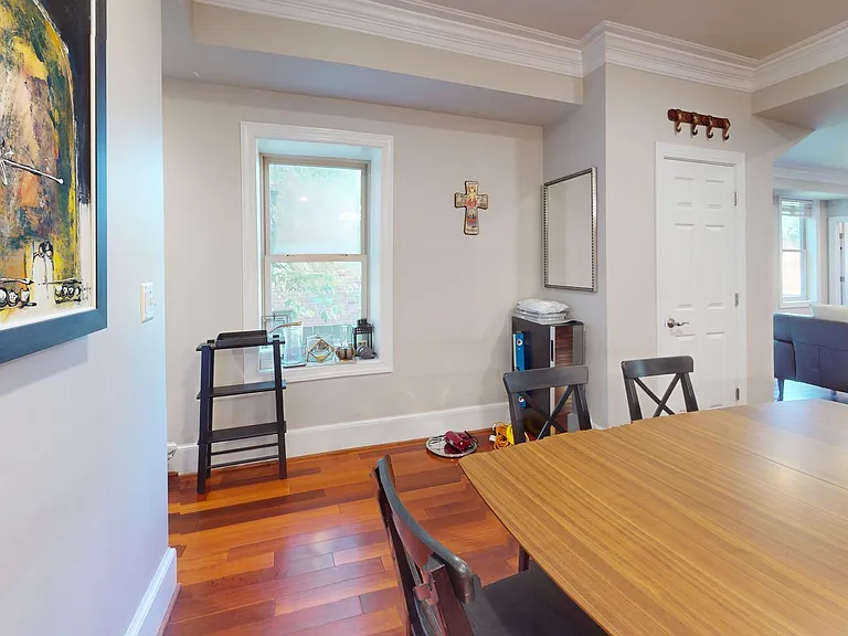 315 12th St NE #103 — Photo 10