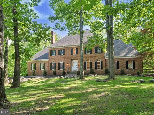 2824 Hill Rd, Green Lane, PA 18054