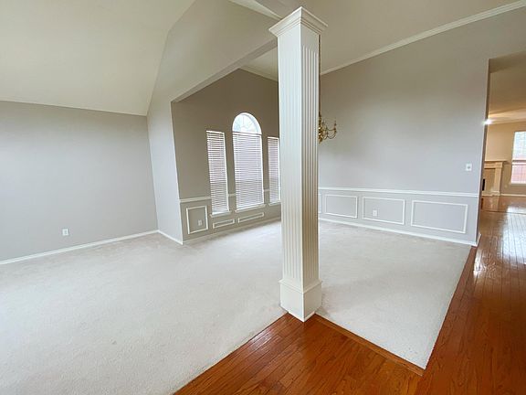 3rd image of 2804 Barksdale Dr