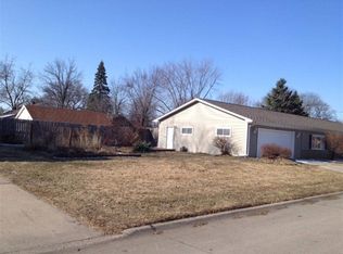 2802 53rd St, Moline, IL 61265