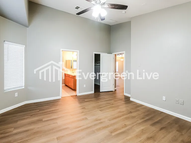 6026 N 68th Dr — Photo 9