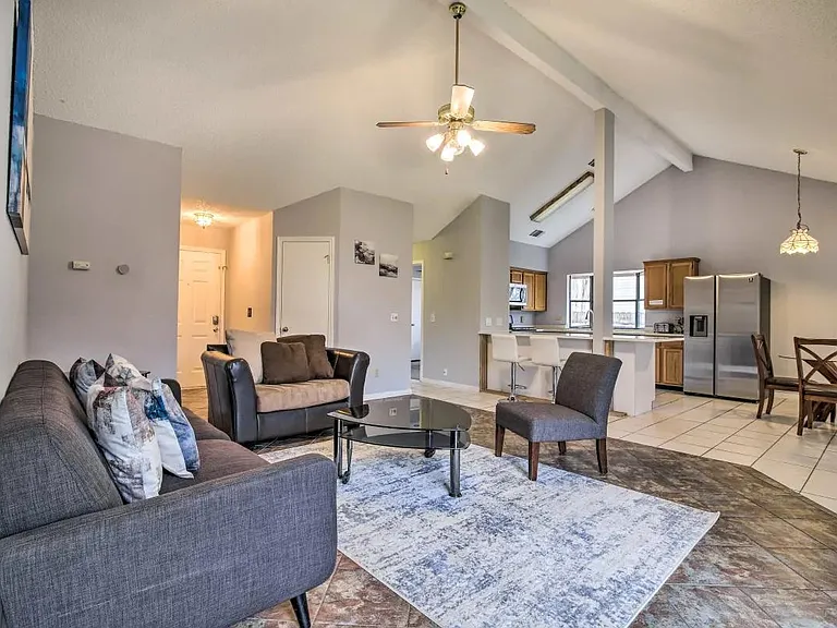 906 Elmwood Trl — Photo 3