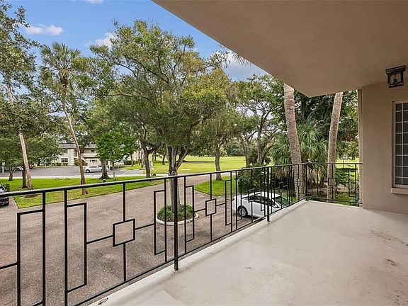 4th image of 3 COUNTRY CLUB DRIVE #3