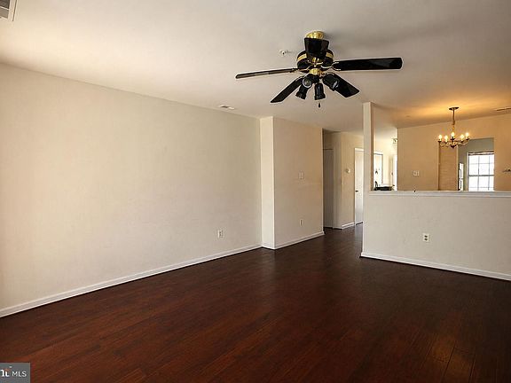 2nd image of 9250 Cherry Ln APT 6