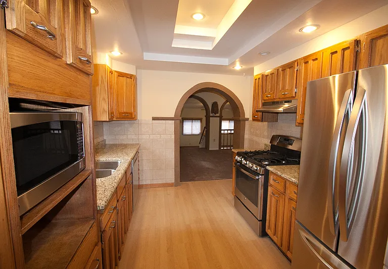 3733 Grove St — Photo 9